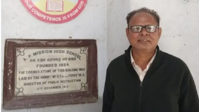 55 ఏళ్ల వయసులో ఉద్యోగం సాధించిన సీనియర్ లెక్చరర్ జెరాల్డ్ జాన్