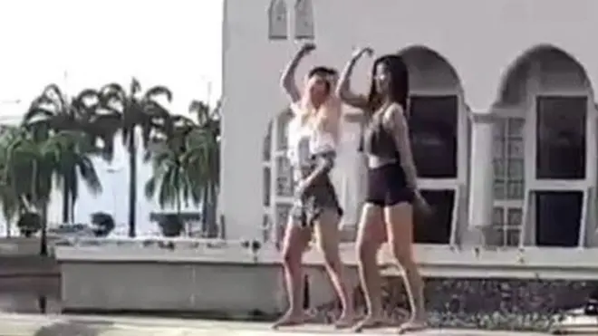 فیس بک پر اس ویڈیو کو 270000 سے زائد بار دیکھا جا چکا ہے