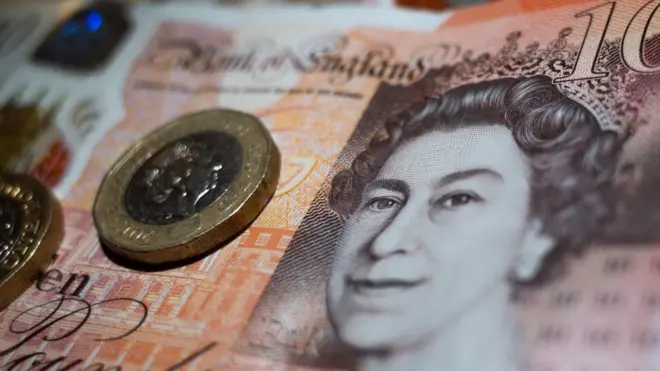 Відтепер до Росії заборонено ввозити фунт стерлінгів