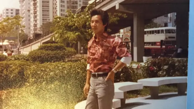 Ông Bình cùng gia đình ở trại tị nạn Hong Kong bốn tháng trước khi được sang Anh định cư