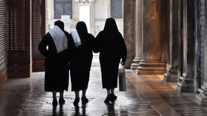 عکس آرشیوی از خواهران راهبه