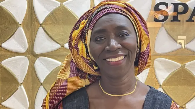 Daba Diène, l'une des pionnières dans la coiffure des cheveux naturels au Sénégal.