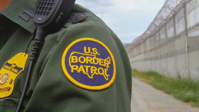 美国边防人员在与墨西哥之间的边境