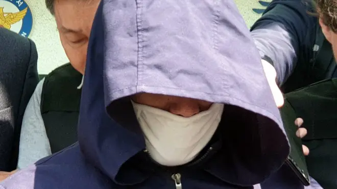 영장실질 심사 받으러 이동하는 진주아파트 피의자