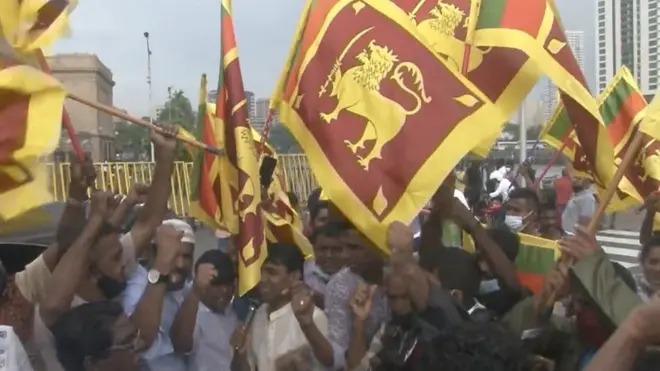ශ්‍රී ලංකාව ; ''අපිට ඕනා ගෝඨා...යුද්දේ දිනපු ගෝඨා''