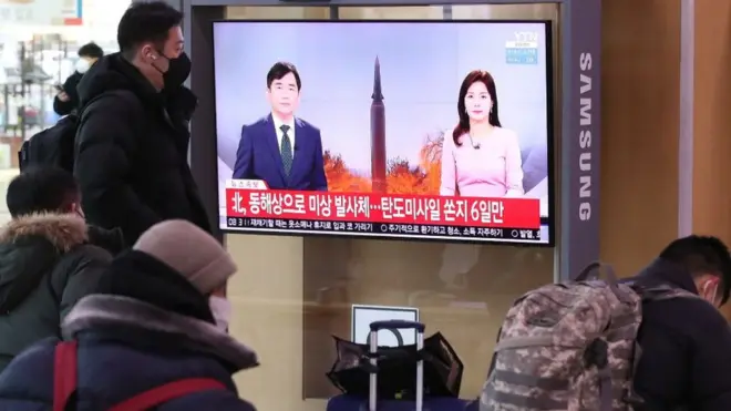 북한은 지난달 27일 무력시위를 재개한 이후 또다시 미사일을 발사했다