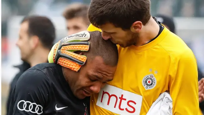 Bivši fudbaler Partizana, Everton Luiz, bio je meta rasističkih uvreda navijača Rada