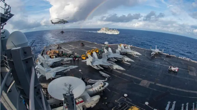 這艘尼米茲級核動力航空母艦事實上是南海常客，服役35年間駛往南海16次，對上一次是兩年前，與馬來西亞水軍和空軍進行演練。