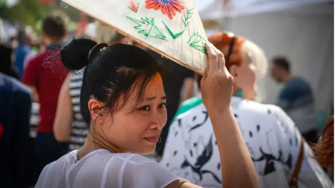 Người Việt Nam sinh sống tại Ba Lan vẫn gặp nhiều vấn đề vì cách ghi họ tên (ảnh minh họa)