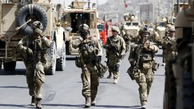 امریکایۍ ورځپاڼې نیویارک ټایمز په همدې تړاو یو مطلب خپور کړی چې سرلیک یې دی د هاګ محکمې څارنواله د افغانستان په تړاو څېړنې کوي چې کېدای شي امریکایان هم وپوښتل شي.