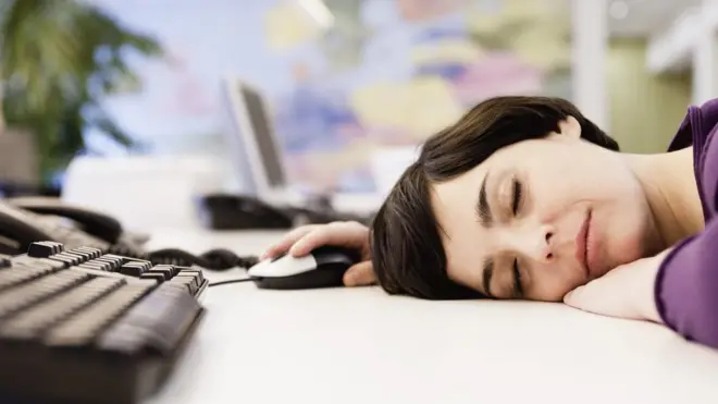 오래 일하는 습관은 우리의 창의성을 제한시킬 뿐만 아니라, 병으로 이어질 수 있다고 한다