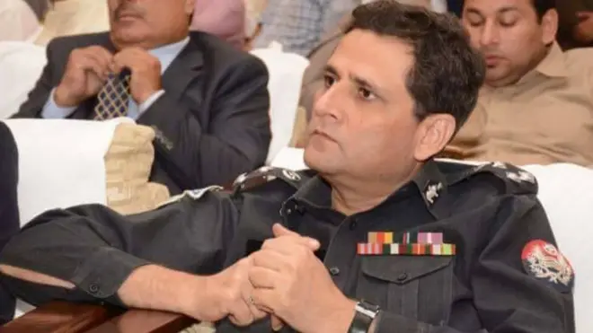 وہ محکمے میں اپنی خوش اخلاقی اور نرم طبیعت کی باعث خاصے مقبول تھے