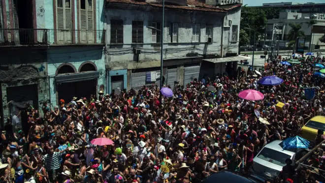 Bloco Boitolo desfila no Rioecht geld online casinoJaneiro antes da pandemia. Carnavalecht geld online casinorua foi cancelado nas principais capitais do Brasil