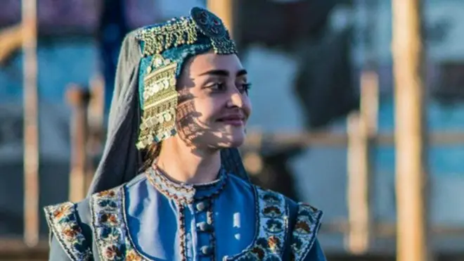 حلیمہ سلطان: اسرا بِلگِچ