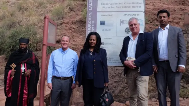 የአሜሪካ አምባሳደር ከባህልና ቱሪዝም ሚኒስትሯ ዶ/ር ሂሩት ወልድማርያም ጋር