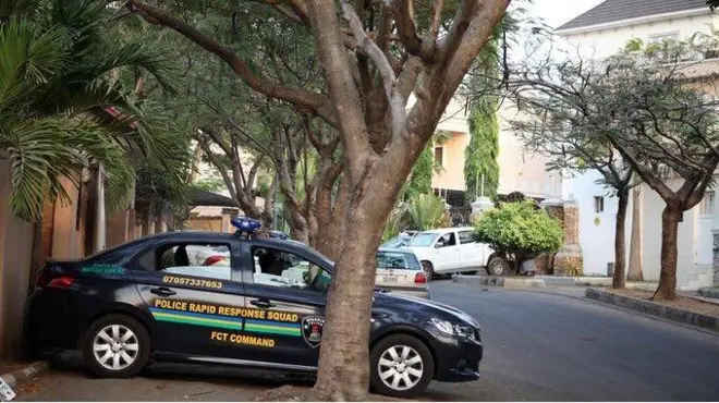 Human rights lawyer Femi Falana don advice Senator Dino Melaye, wey police dey find to arrest, to come out and present imsef to authorities, because na wetin go pay am be dat.