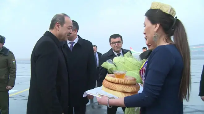 Ўзбекистон Бош вазири Абдулла Арипов Душанбеда