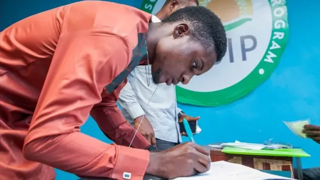 N-Power na job creation and empowerment programme of National Social Investment Programme of Nigeria goment. Di programme na to help young Nigerians.