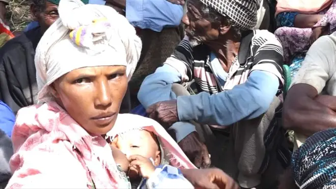 Namoota buqqa'an keessaa haadha daa'ima baattee jirtu