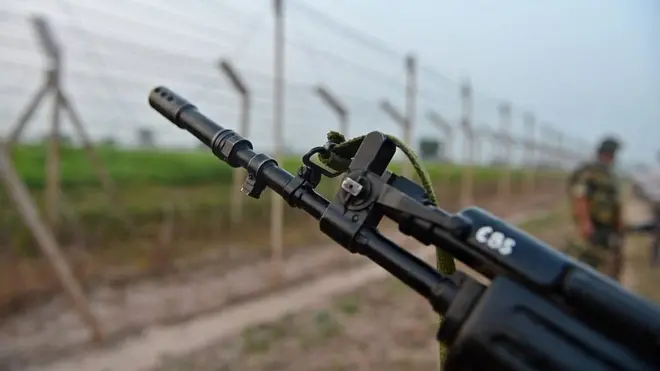 دونوں جانب سے ایل او سی پر فائر بندی کی خلاف ورزیوں کے الزامات عائد کیے جا رہے ہیں