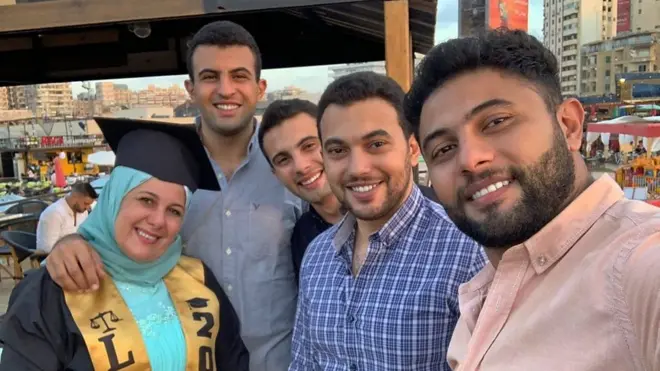 “نهاية زواجي الأول كانت بداية حياة”