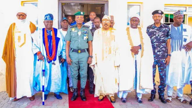 Aworan ọga agba fun ileeṣẹ ọlọpaa ati awọn lọbalọba