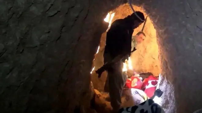 ISの地下壕を発見　アメリカ製弾薬の箱も　