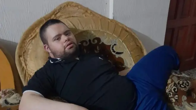 Мухамеда Бара су узнемирили звуци гранатирања у његовом комшилуку, каже његова мајка