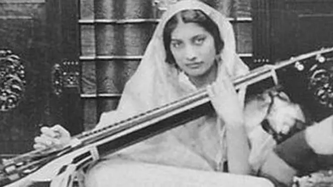 نور عنايت خان أميرة مسلمة ألهمت الكثيرين بشجاعتها وتضحيتها قبل أن تُعتقل وتُقتل على أيدي النازيين