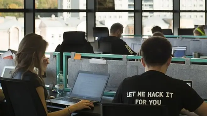 Білі хакери заробляють гроші на тому, що ви самі просите, щоб вас зламали
