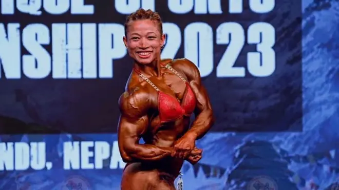 네팔 여성 보디빌더인 라자니