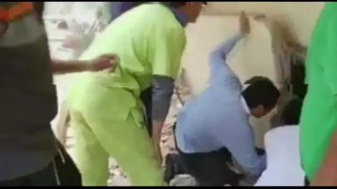 Русская служба Би-би-си рассказывает об основных событиях дня в выпусках новостей, которые выходят в прямом эфире на телеканале "Дождь" и на bbcrussian.com.