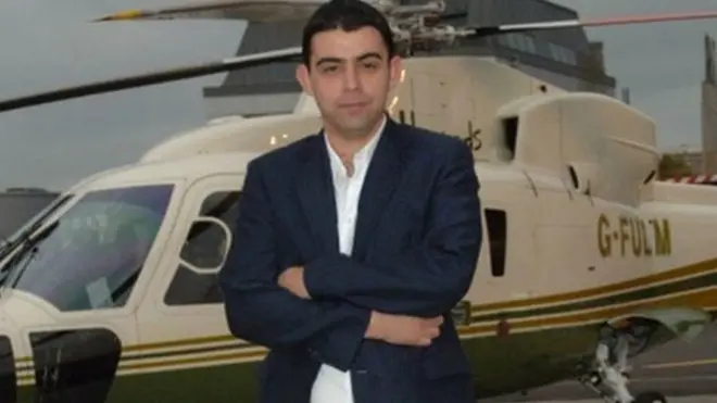 Keberhasilan bisnis pertama Andrew membuatnya sangat kaya.