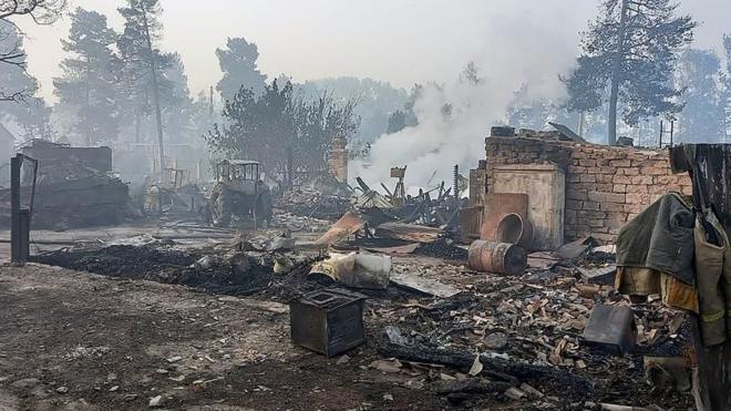 Сгоревшие частные дома в поселке Запасное.