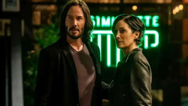 U filmu Matriks - Uskrsnuća, ponovo srećemo hakere Nea (Kianu Rivs) i Triniti (Keri En Mos) koji se vraćaju iz mrtvih. Šta oni sada mogu da nam ponude?