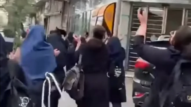 راهپیمایی اعتراضی دانش آموزان