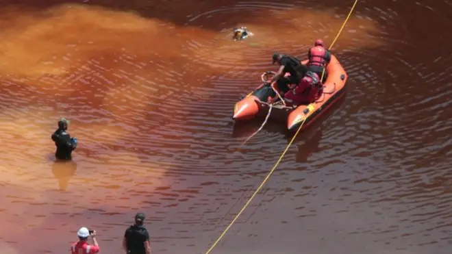 Göldeki bavulun içinde kurbanlardan birinin cesedi bulundu