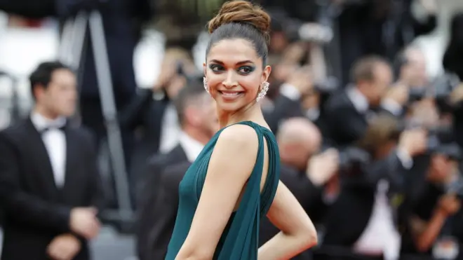 دپیکا نے ٹرول کرنے والوں کو نظر انداز کیا