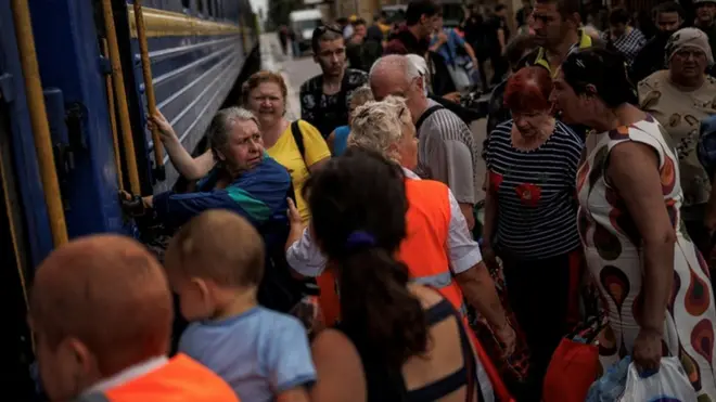 Війна евакуація вокзал
