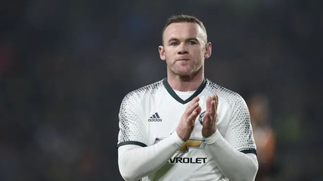 魯尼在2004年以2700萬英鎊的價格轉會曼聯