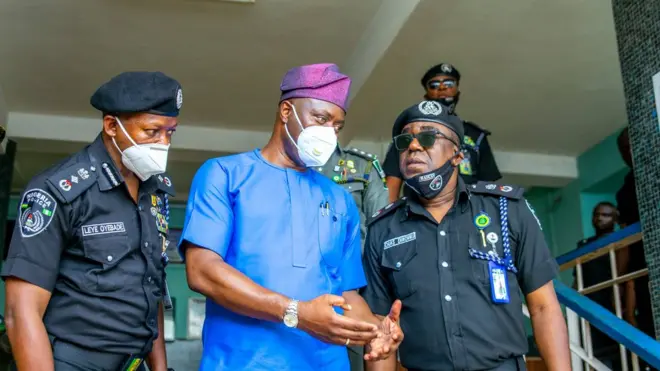 Seyi Makinde atawọn ọlọpaa