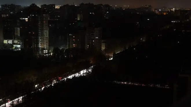 Росія б'є по об'єктах, які забезпечують життя мільйонів українців, каже президент Зеленський