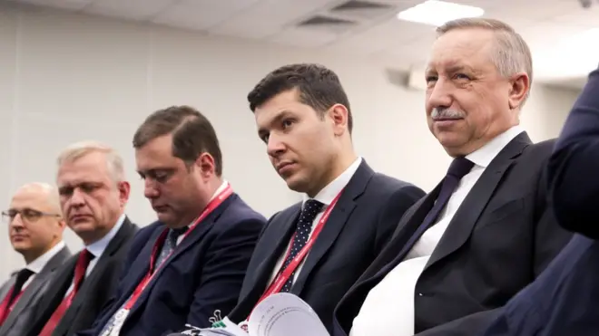 губернаторы на форуме в Петербурге