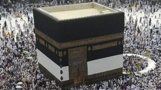 دنیا بھر سے ہر سال لاکھوں افراد حج کے فرض کی ادائیگی کے لیے مکہ کا سفر کرتے ہیں