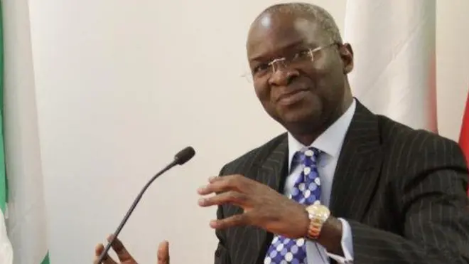 Ofin ọfẹ lohun, FOI ni SERAP n lo lati fi pe Fashola lẹjọ
