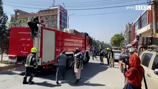 د طالبانو حکومت چارواکي وايي چې پلازمېنه کابل کې د دشت برچي سیمې پر یوه ښوونيز مرکز ځانمرګي برید کې لږ تر لږه ۱۹ تنه وژل شوي او ۲۷ نور ژوبل دي.