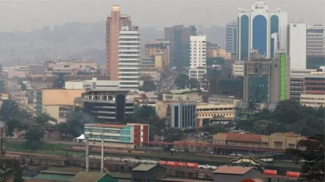 Waziri wa utalii nchini Uganda Godfrey Kiwanda , anaamini wanawake wanene ama wanono wanaweza kuwavutia watalii nchini humo