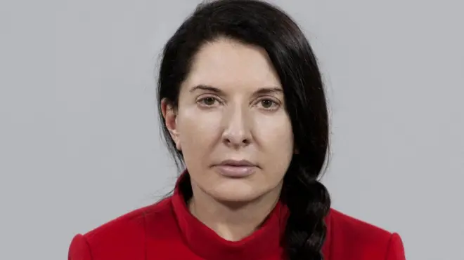 Перформанс „Уметник је присутан" који је трајао три месеца у музеју МоМА у Њујорку