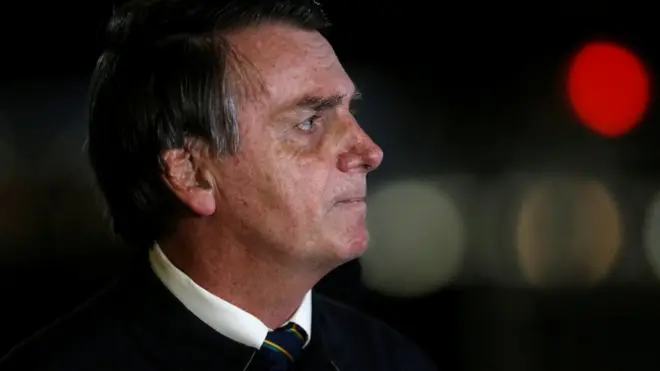 آقای بولسنارو به علت عملکرد و اظهارتش در ارتباط با کرونا به شدت مورد انتقاد قرار گرفته است