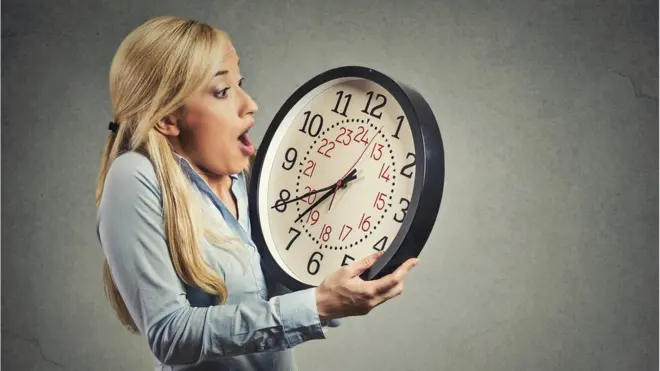 Empresas y gobiernos de todas partes del mundo se plantean reducir horas de trabajo en un esfuerzo por mejorar la vida personal de sus trabajadores